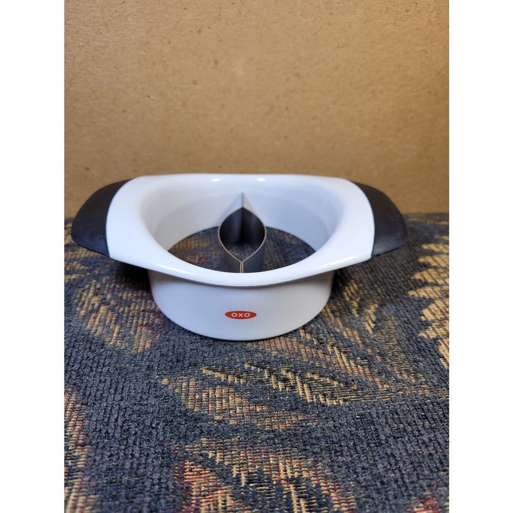 OXO Good Grips White and Black Mango Slicer, Splitter, and Corer